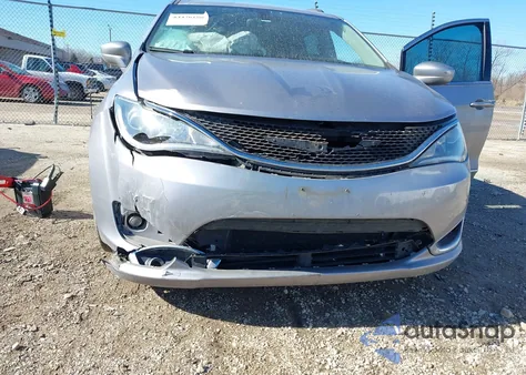 2017 Chrysler Pacifica Touring-L z USA, uszkodzony, nr VIN 2C4RC1BG4HR738996